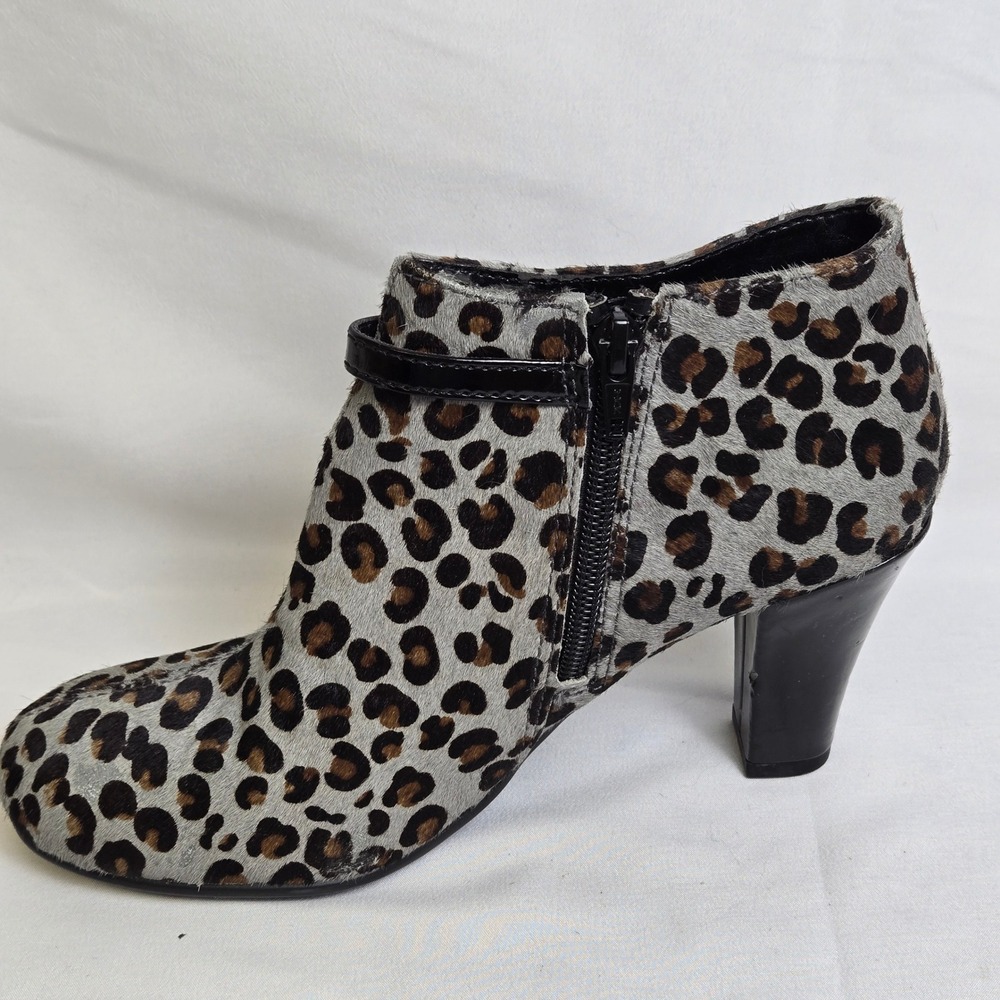 Aerosoles Patrole Car Leopard Print Ankle Booties, Patent Leather Buckle, Size 6 - Picture 5 of 16